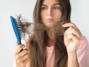 Soluções estéticas para queda de cabelo em Curitiba