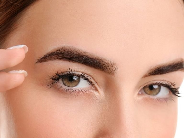 Cuidados com a sobrancelha feminina em Curitiba