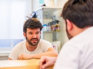 Anamnese capilar com especialista em Curitiba